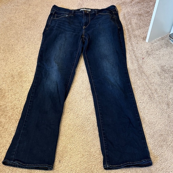 Levi’s 505 Straight Jeans Women's Size 6 Dark Blue Wash Flare/Bootcut - Picture 2 of 4